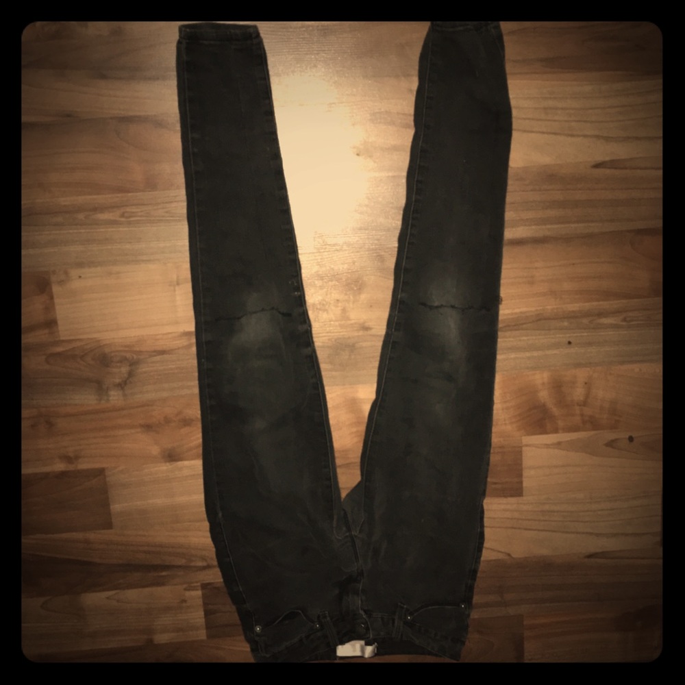 Used pants. Sizes 2-4. Willing to work out price.
